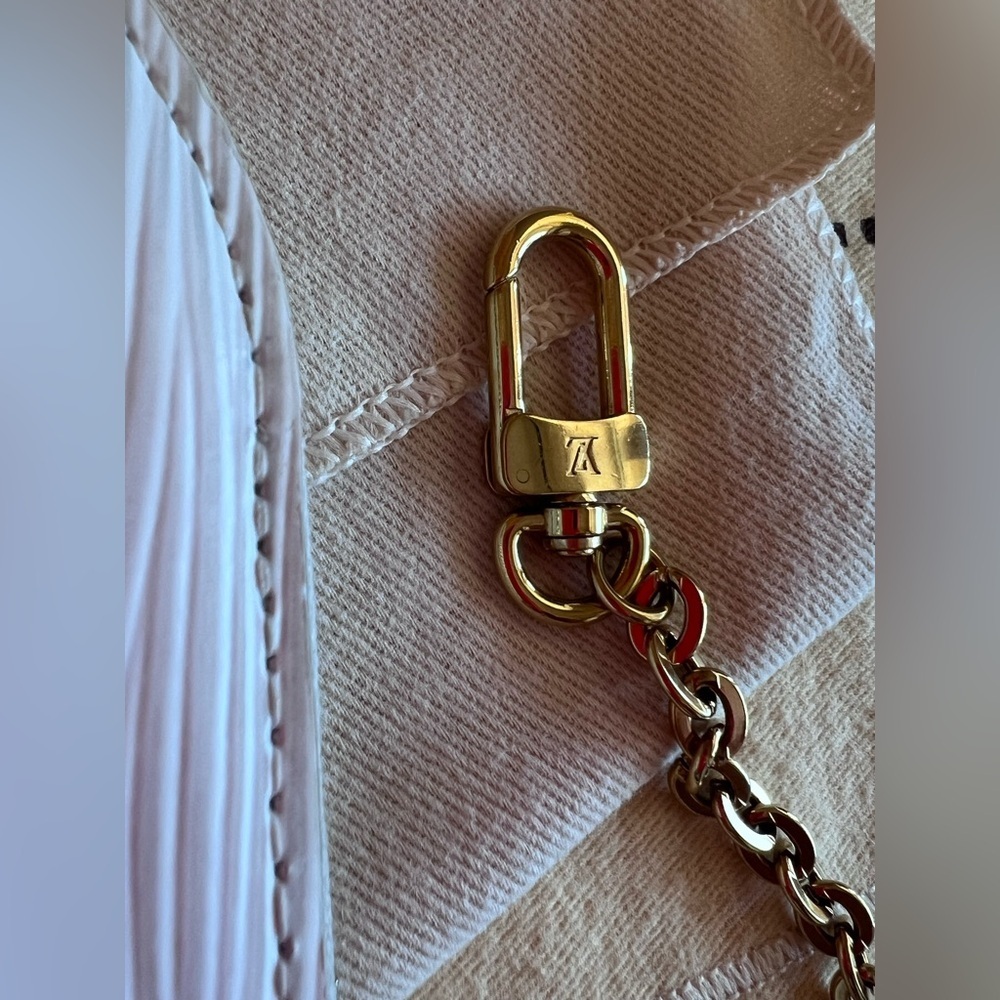 Louis Vuitton Epi White Leather LOVE LOCK Charms Coin Zip Clip Chain Keychain - Picture 8 of 12